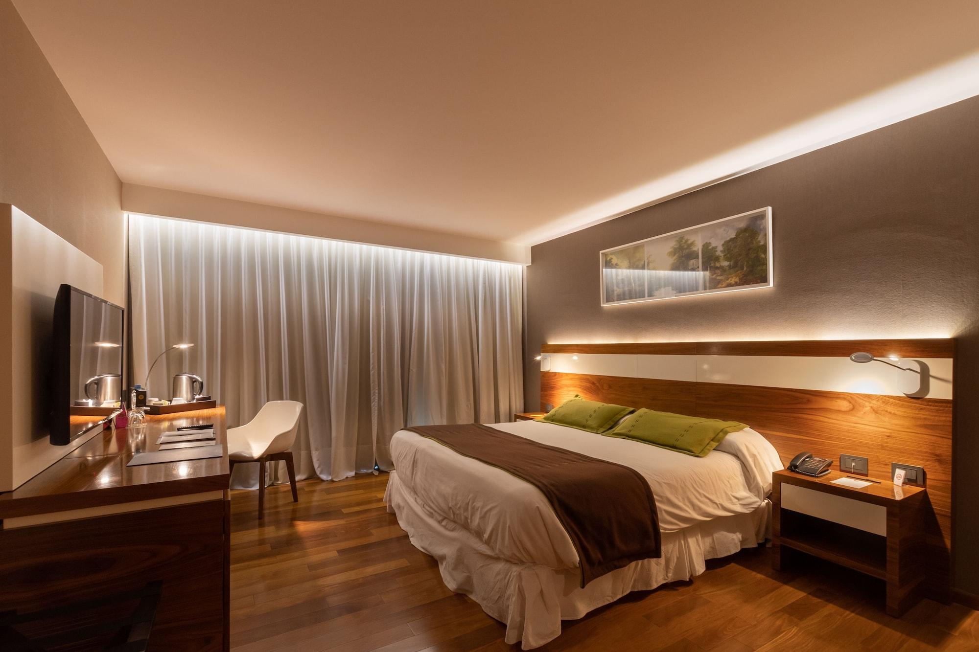Yrigoyen 111 Hotel คอร์โดบา ภายนอก รูปภาพ