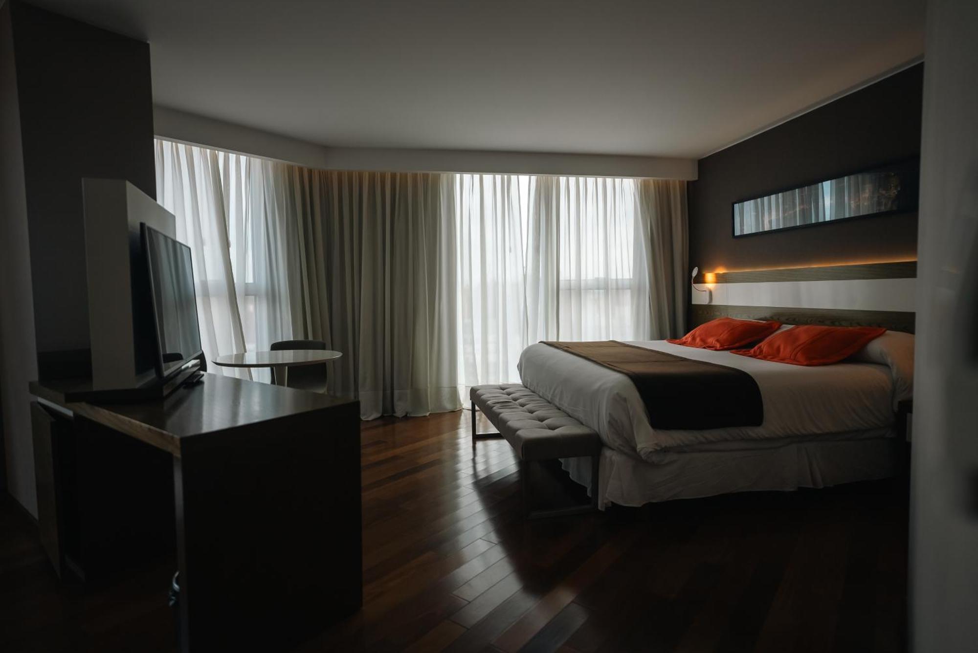 Yrigoyen 111 Hotel คอร์โดบา ภายนอก รูปภาพ