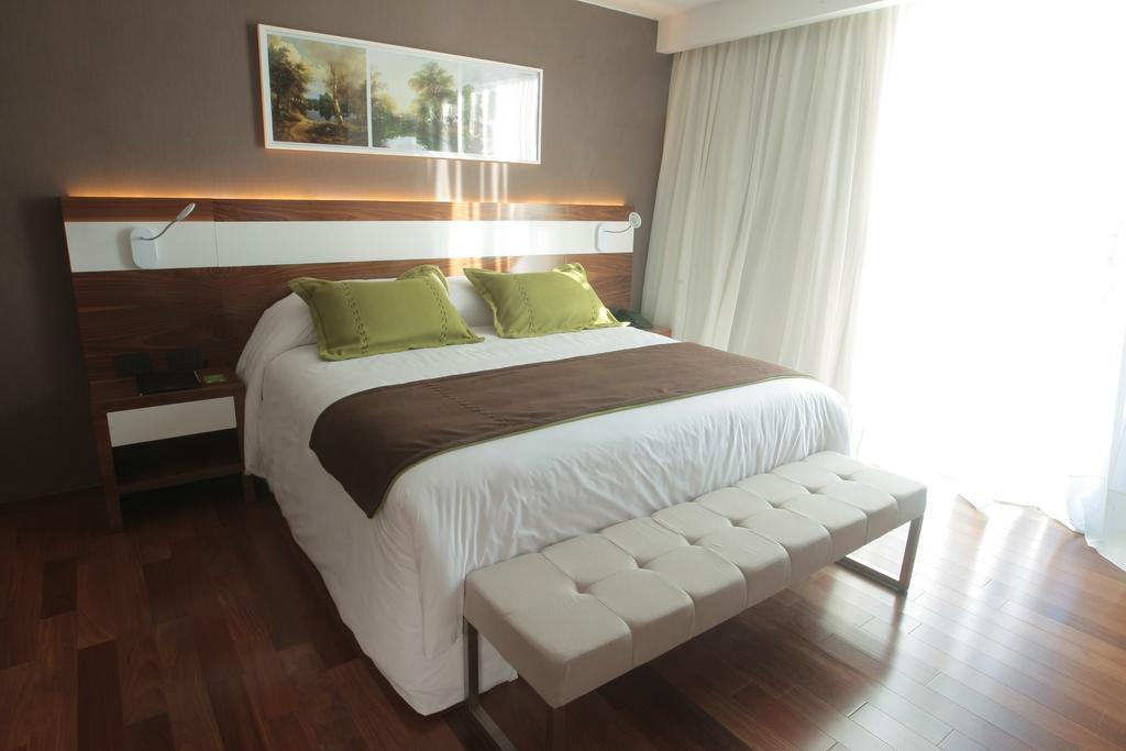 Yrigoyen 111 Hotel คอร์โดบา ภายนอก รูปภาพ